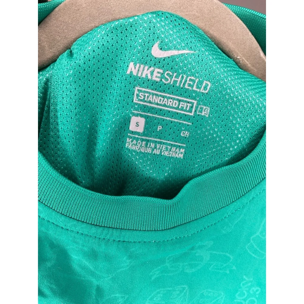 Men's Nike Shield Nike Golf Windbreaker Pullover Jacket Lucky Charm size small